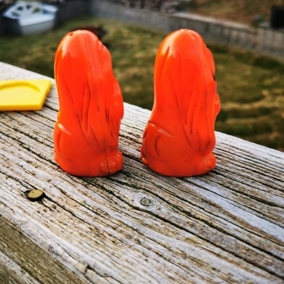 Vintage JSNY Plastic Anthropomorphic  Orange Hound Dog Salt and Pepper - Picture 10 of 16